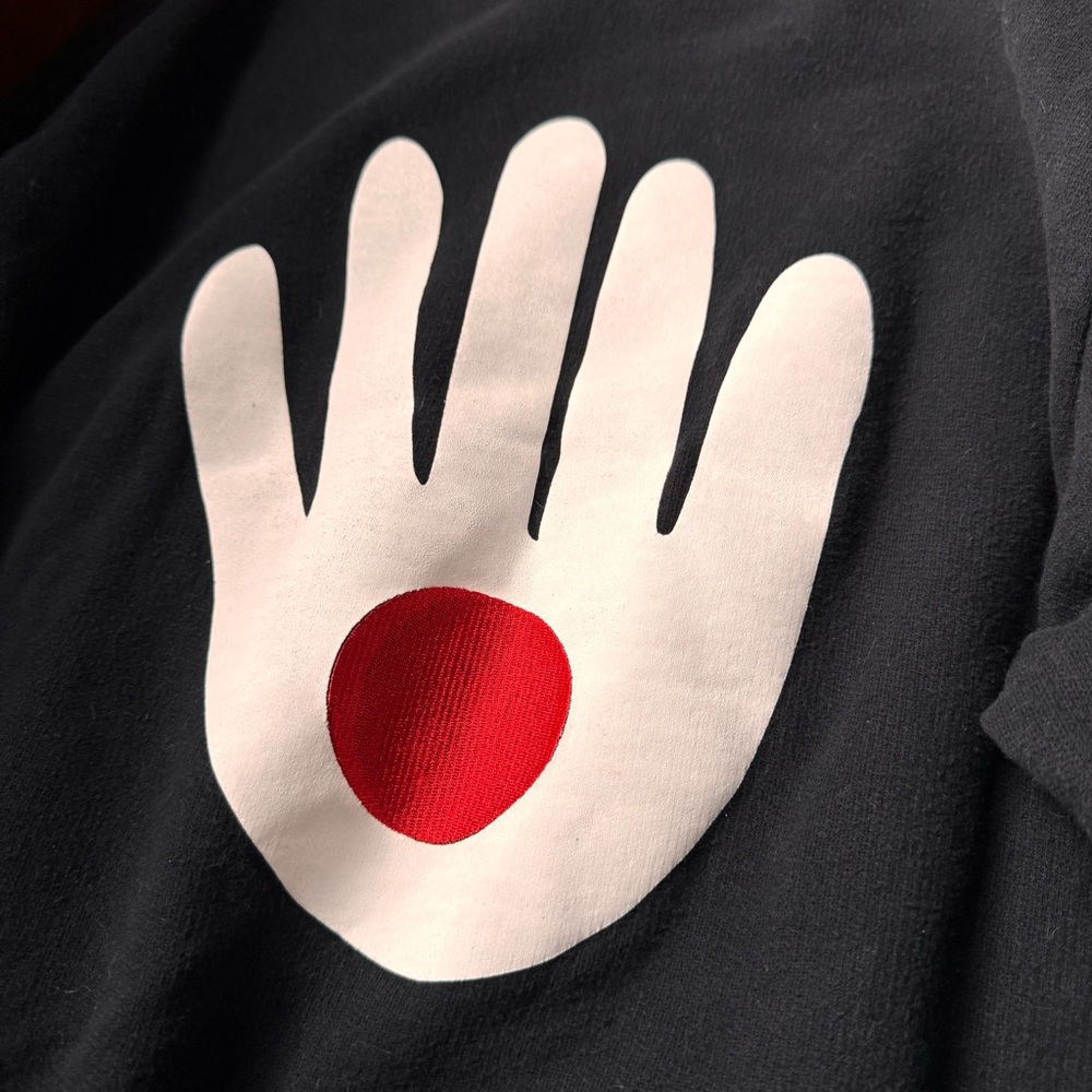 Flan Labs Vintage Black Crewneck Sweatshirt w Hand Heart Motif oven mitt graphic - Picture 5 of 9
